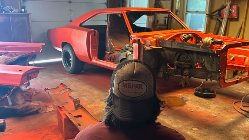 Faire revivre un classique :transformer ma Dodge Charger 1969 avec de la peinture industrielle 