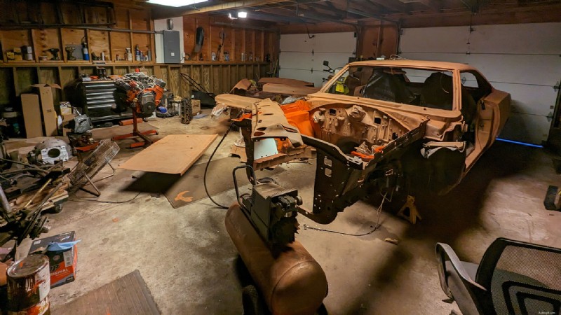 Faire revivre un classique :transformer ma Dodge Charger 1969 avec de la peinture industrielle 
