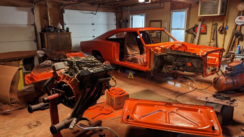 Faire revivre un classique :transformer ma Dodge Charger 1969 avec de la peinture industrielle 