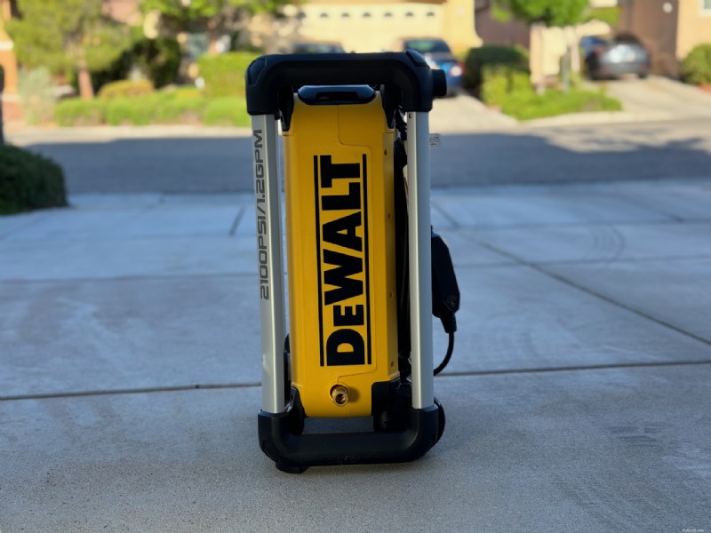 Examen du nettoyeur haute pression électrique DeWalt 2100psi - Performance, fiabilité et valeur 