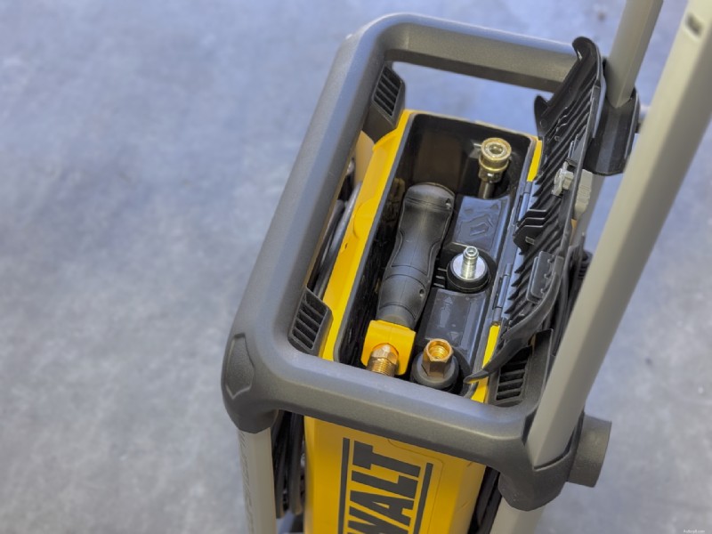 Examen du nettoyeur haute pression électrique DeWalt 2100psi - Performance, fiabilité et valeur 