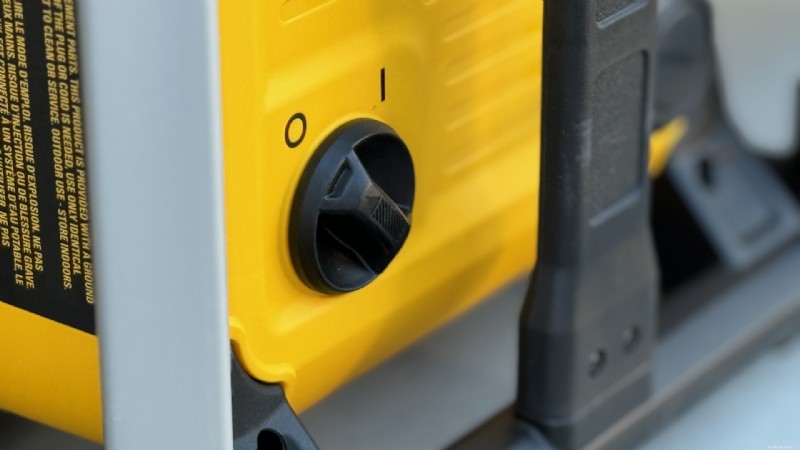 Examen du nettoyeur haute pression électrique DeWalt 2100psi - Performance, fiabilité et valeur 