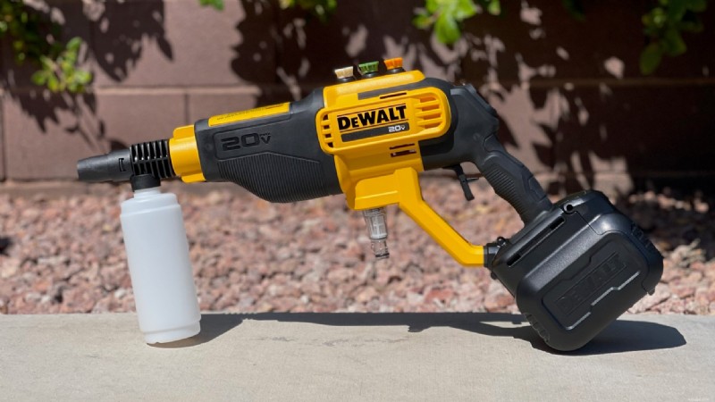 Examen du nettoyeur électrique sans fil DeWalt 20V MAX :550 PSI pour un nettoyage impeccable 