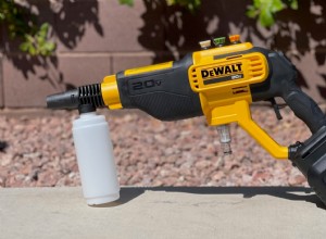 Examen du nettoyeur électrique sans fil DeWalt 20V MAX :550 PSI pour un nettoyage impeccable 