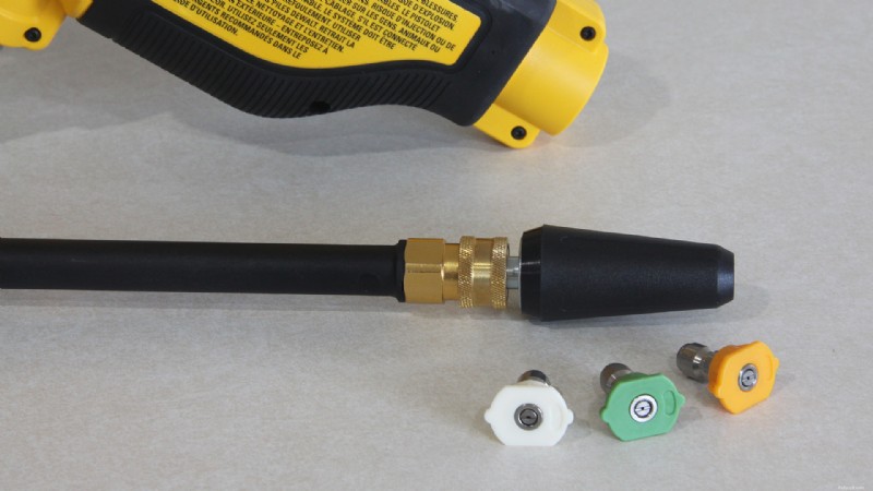 Examen du nettoyeur électrique sans fil DeWalt 20V MAX :550 PSI pour un nettoyage impeccable 
