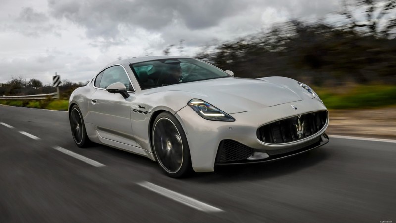 Décoder la signification de « GT » dans les automobiles 
