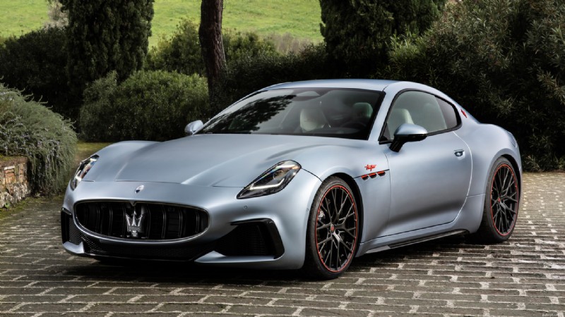 Décoder la signification de « GT » dans les automobiles 