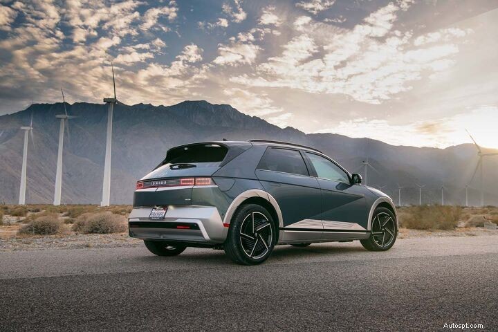 Classement SUV Research de mars 2026 :modèles les plus populaires et les moins consultés 