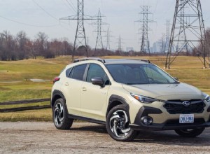 Subaru Crosstrek hybride vs Toyota Corolla Cross hybride :examen expert et comparaison côte à côte 