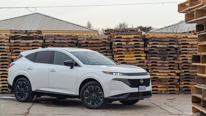 Nissan Murano vs Toyota Crown Signia :face-à-face SUV 