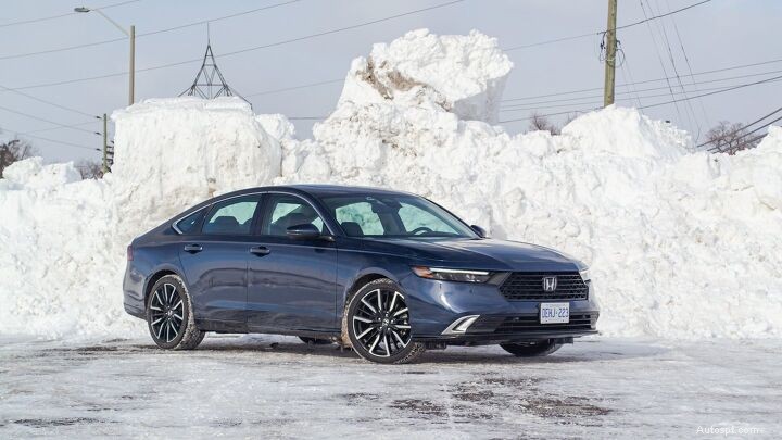 Affrontement des berlines hybrides :comparaison des Toyota Camry, Honda Accord et Hyundai Sonata 