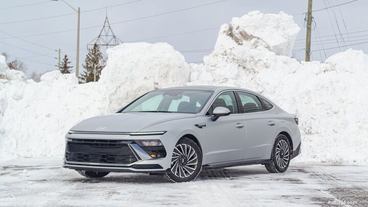 Affrontement des berlines hybrides :comparaison des Toyota Camry, Honda Accord et Hyundai Sonata 