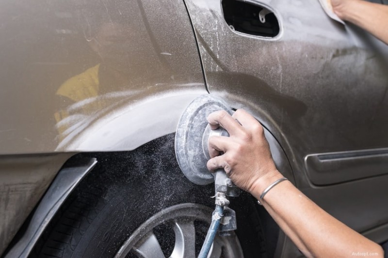 Guide étape par étape :Découper, poncer, apprêter et choisir la bonne peinture pour la remise à neuf d une voiture 