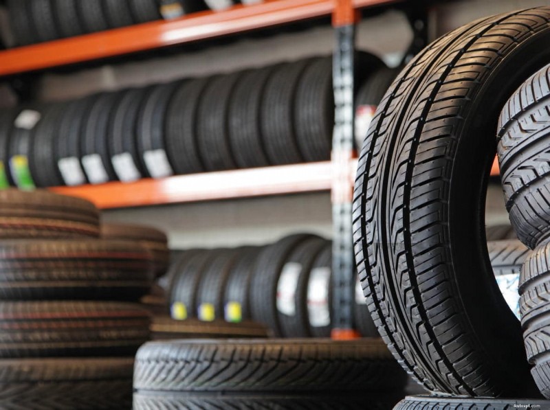 Choisir les bons pneus pour votre voiture :un guide complet 