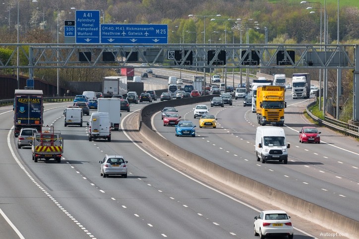 Comprendre les autoroutes intelligentes :comment elles fonctionnent et pourquoi elles sont importantes 