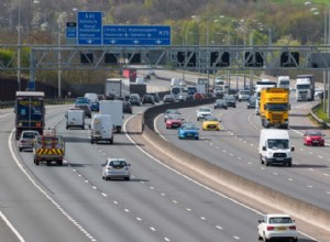 Comprendre les autoroutes intelligentes :comment elles fonctionnent et pourquoi elles sont importantes 