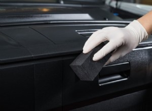 Restaurez l intérieur de votre voiture :guide étape par étape pour éliminer les rayures et protéger les garnitures 
