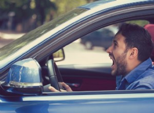 Bruit sourd pendant la conduite ? Trouvez la cause et corrigez-la maintenant 