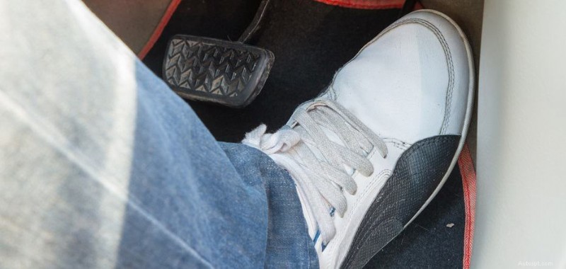 Conduire avec un support moteur défectueux :risques et solutions rapides 