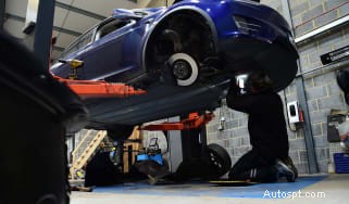 Découvrez votre éligibilité à la subvention OZEV pour les points de recharge pour véhicules électriques et économisez sur les coûts des véhicules électriques 