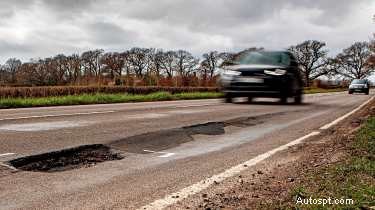 Comment déposer une réclamation pour dommages causés par des nids-de-poule :signalez les nids-de-poule et faites réparer votre voiture 