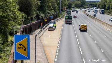Les autoroutes intelligentes expliquées :comment elles fonctionnent, les radars et les problèmes de sécurité 