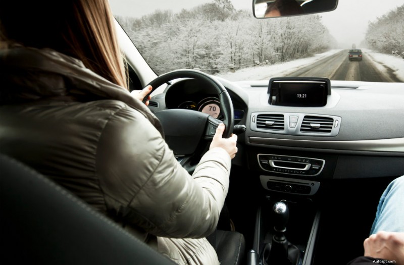 Conduite hivernale moderne :comment les nouvelles technologies automobiles transforment la sécurité et le contrôle 