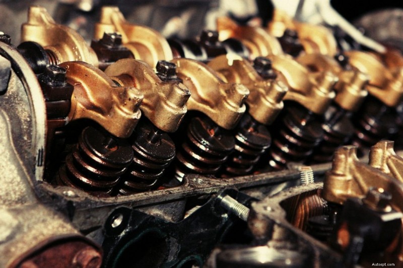Huile moteur 101 :informations essentielles pour chaque conducteur 