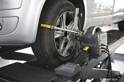 Pourquoi un bon alignement des roues protège votre véhicule et prolonge sa durée de vie 